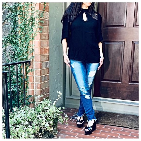 ✨LAST ONE✨Black chic top with lace detail - Picture 5 of 8